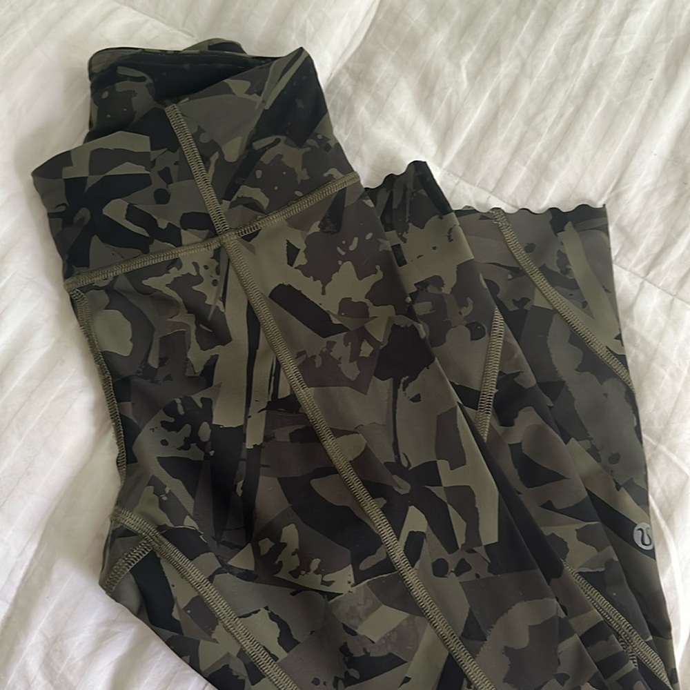 Women’s Lululemon Leggings size 2